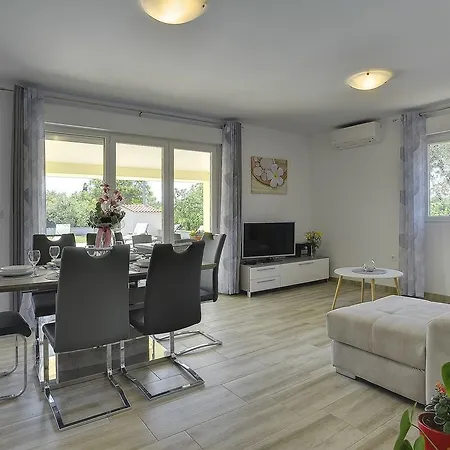 Holiday home Fiorina *